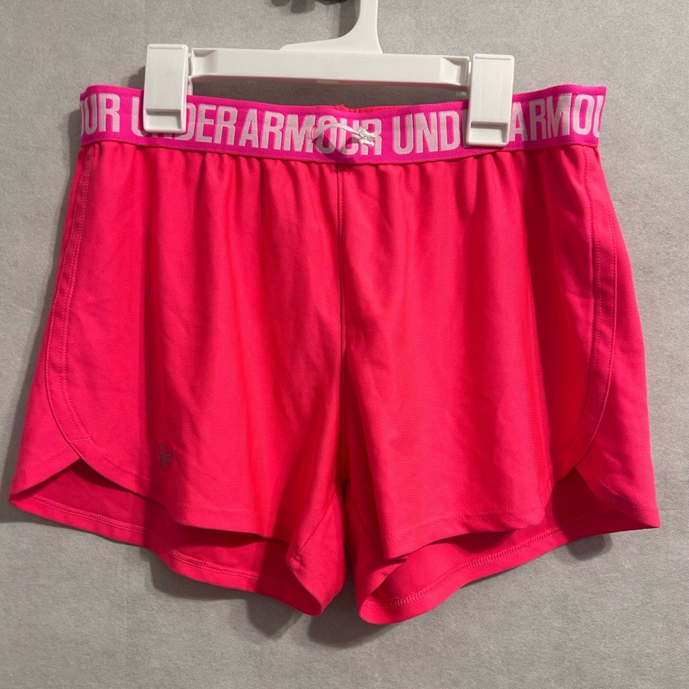 Under Armour Women's Play Up 3.0 shorts in a bright pink color preowned sz small